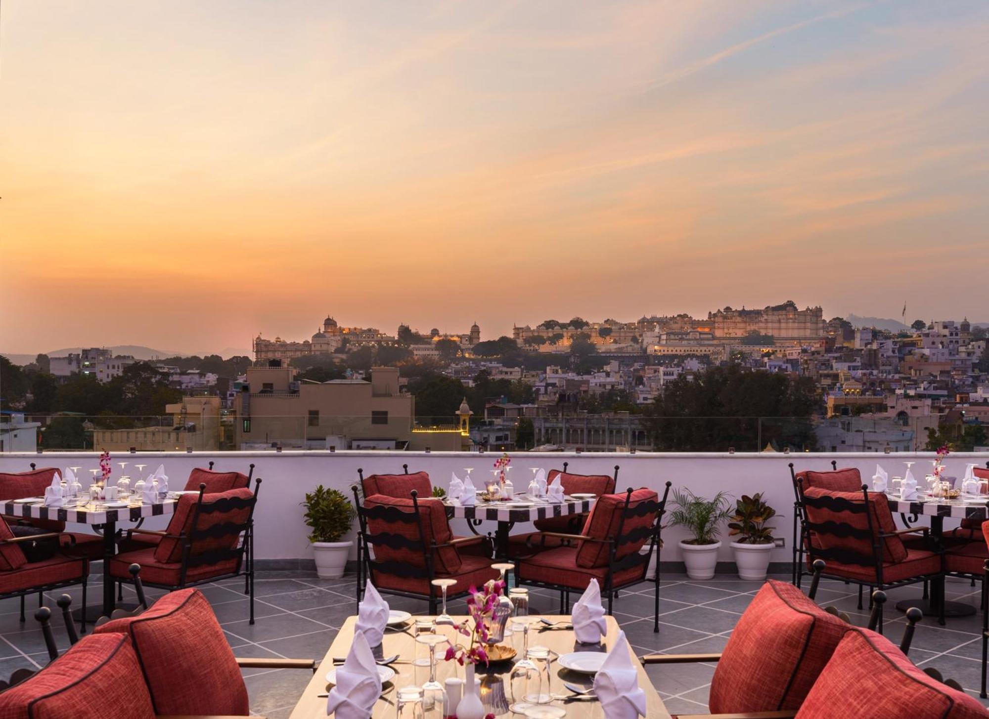 Chunda Haveli Hotel Udaipur Eksteriør billede